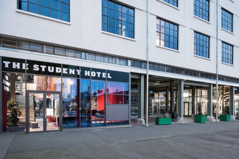 The Social Hub Maastricht Hotel Bagian luar foto