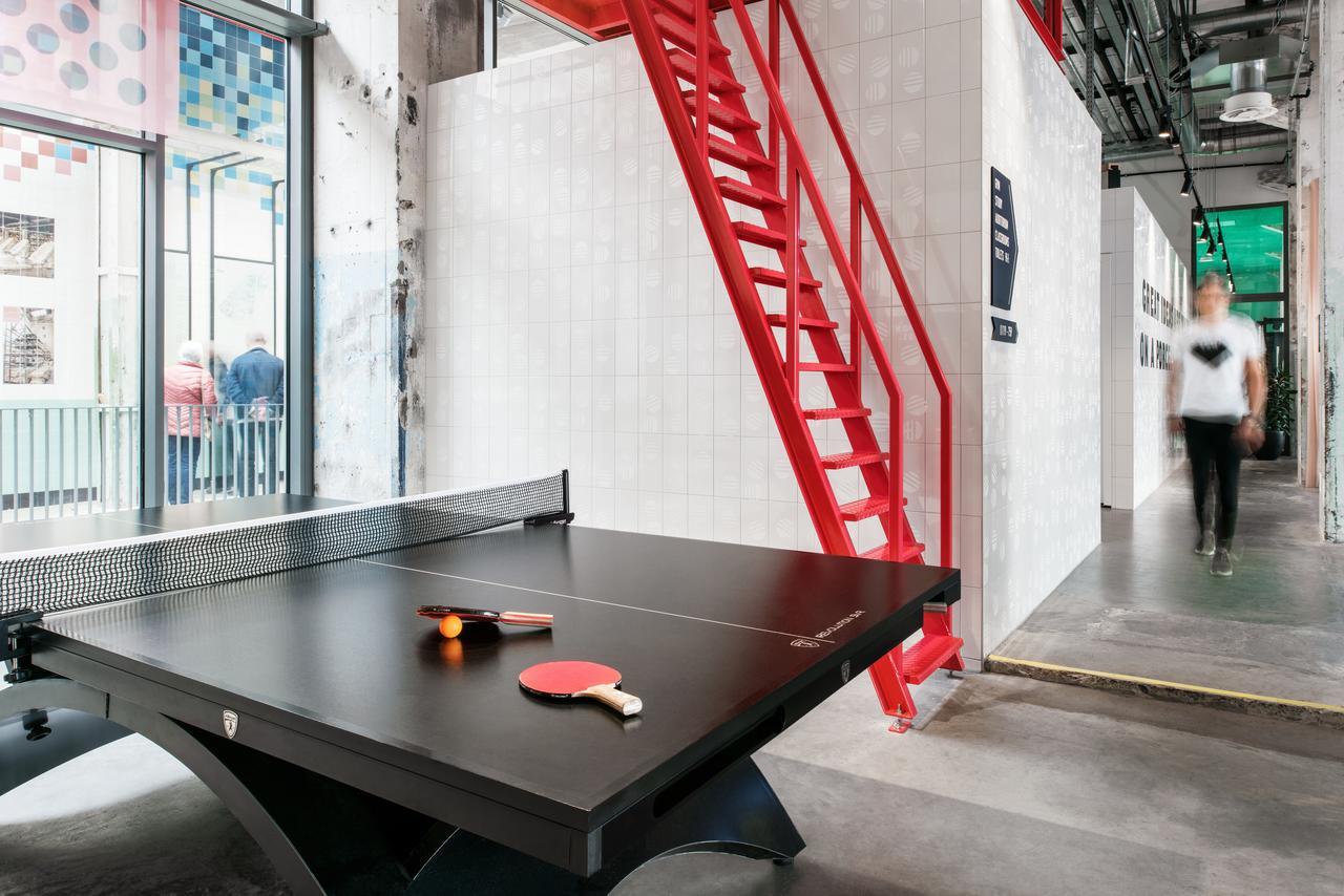 The Social Hub Maastricht Hotel Bagian luar foto